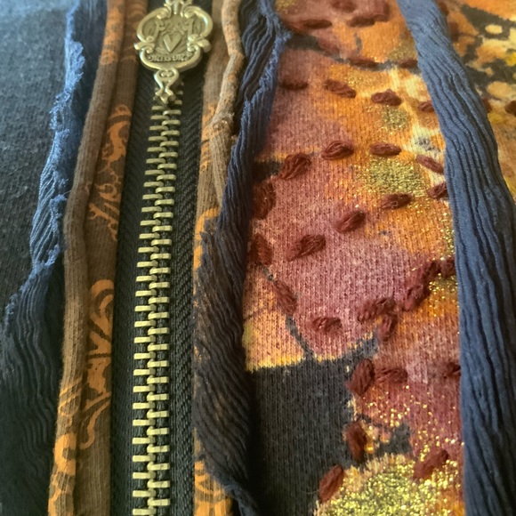 Sweatshirt - Picture 3 of 3